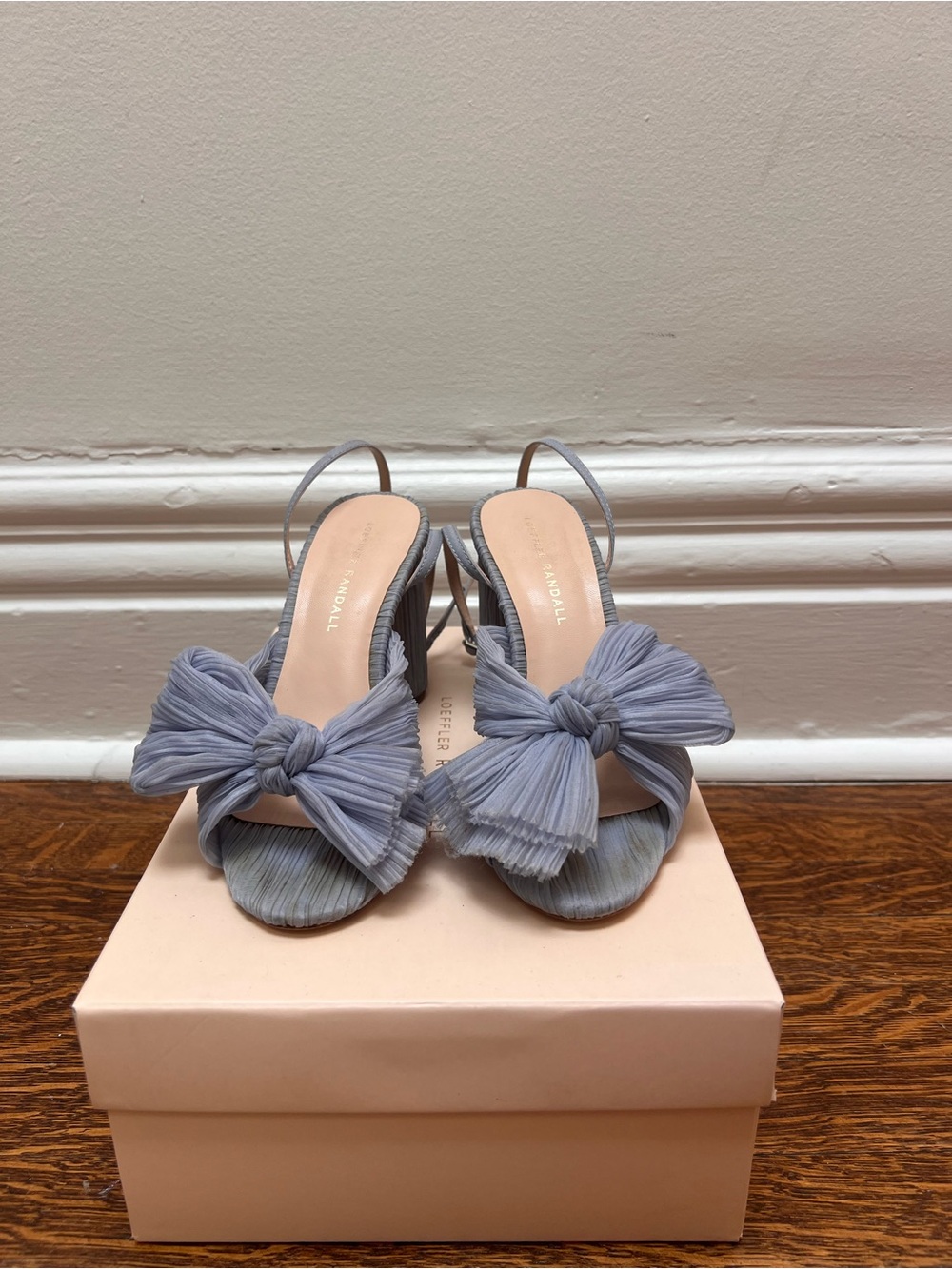Loeffler Randall pleated bow heel in light blue
